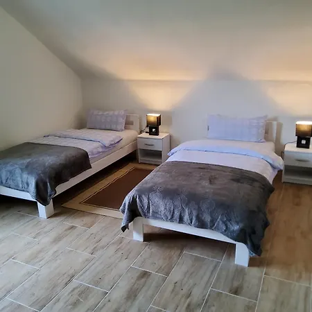 Guest house Gaestehaus Schoenstein Gilserberg